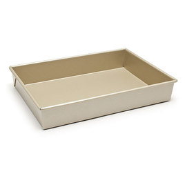 Williams-Sonoma Goldtouch Nonstick Rectangular Cake Pan, 9" x 13"